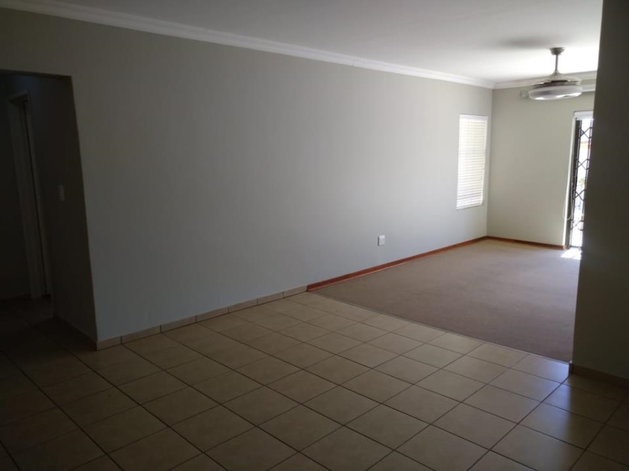 2 Bedroom Property for Sale in Langenhovenpark Free State